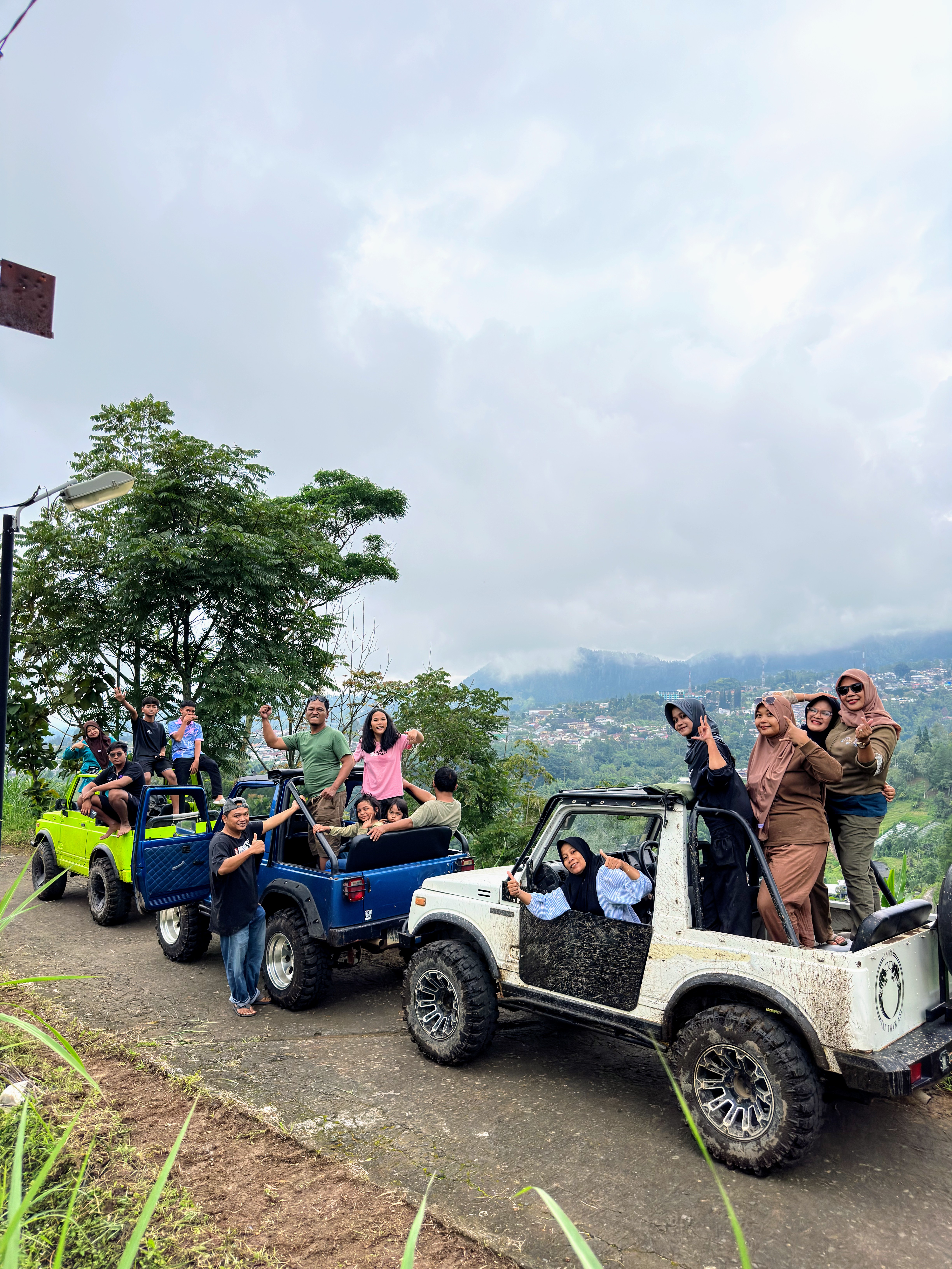 Trip jeep alam Tawangmangu jalur hutan pinus