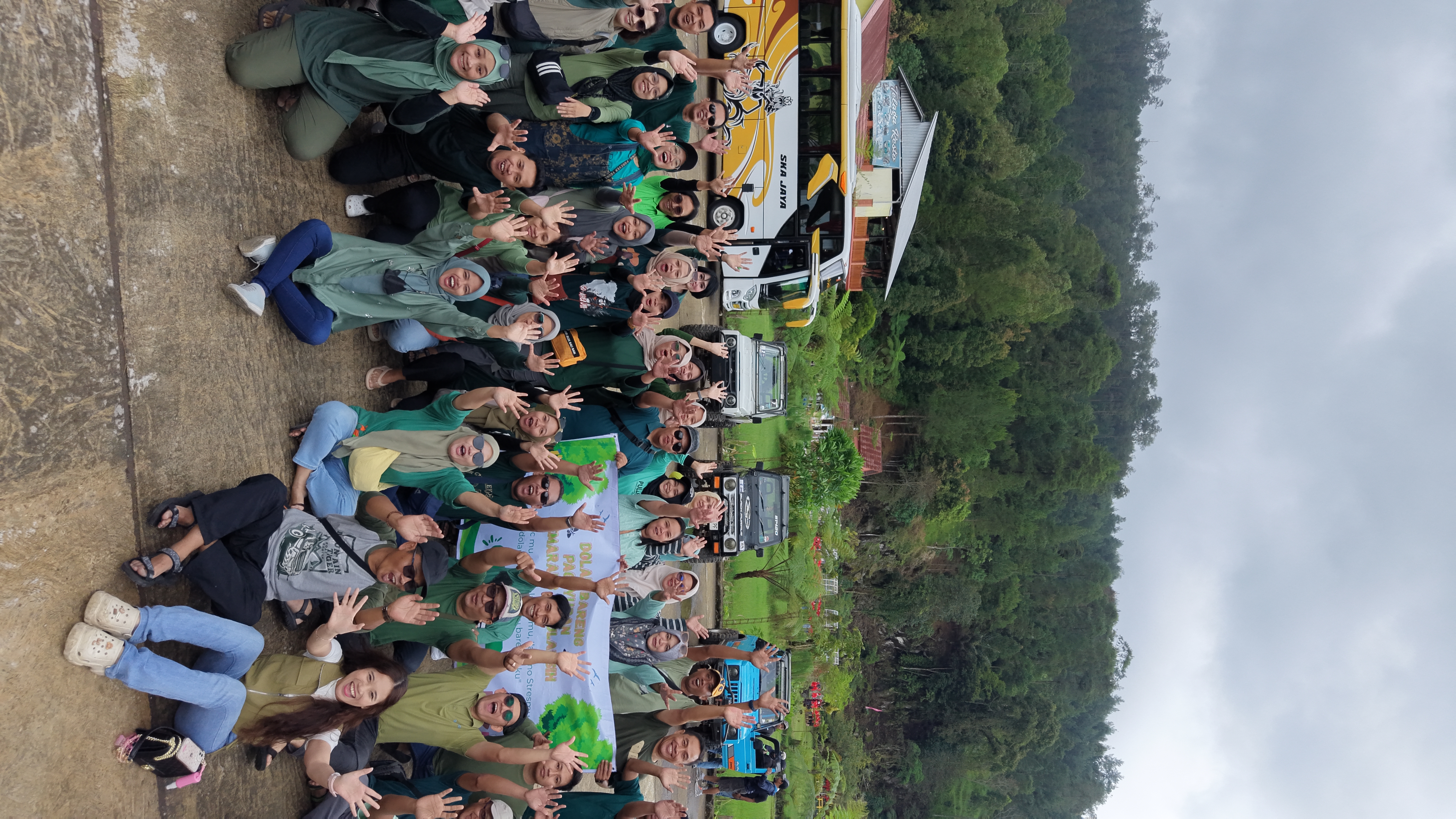 Offroad jeep Tawangmangu medan tanah dan lumpur