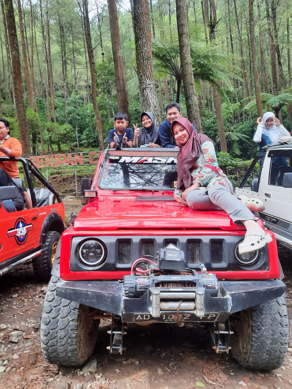 Offroad jeep Tawangmangu pengalaman petualangan alam