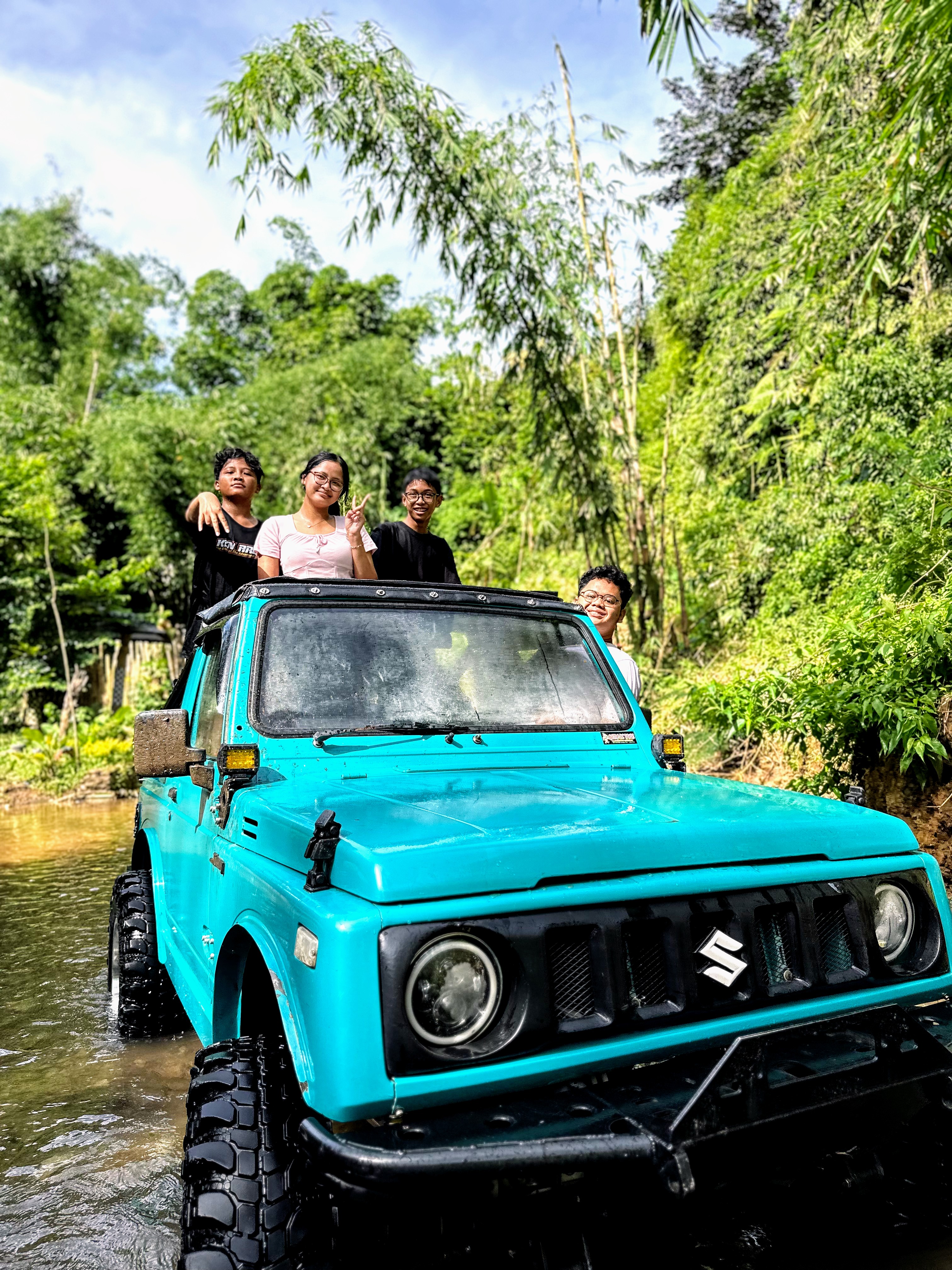Wisata jeep Tawangmangu untuk liburan keluarga